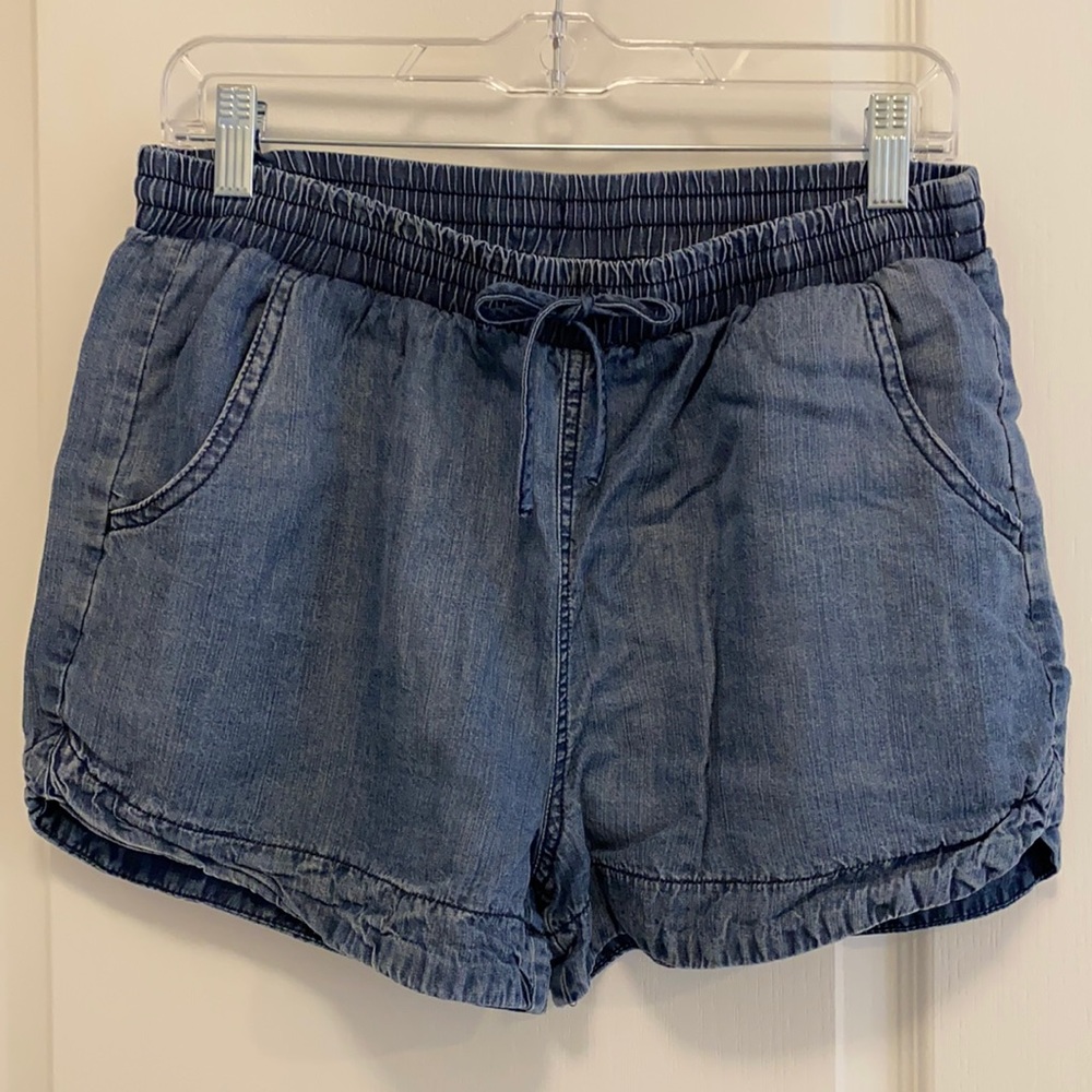 Universal Thread lyocell pull-on shorts, size M